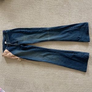 Totally 2000’s jeans.